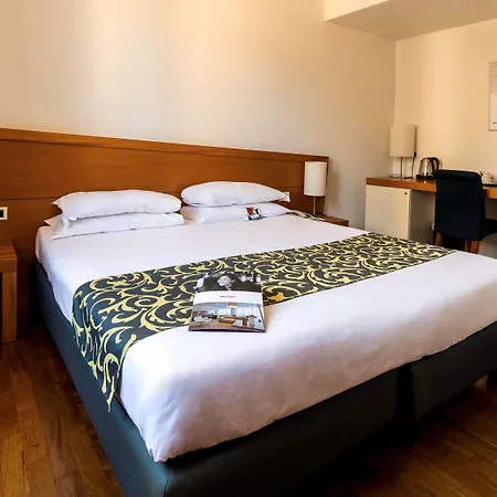 Otel Hotel Ferrara 4*