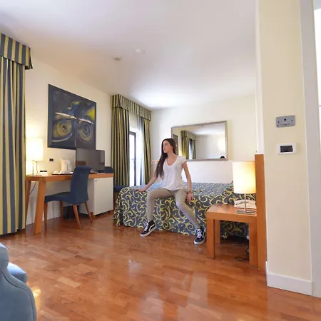 Otel Hotel Ferrara